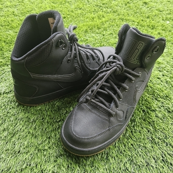 Nike force men's sneakers in size 9.5, color black in great condition - Picture 9 of 15